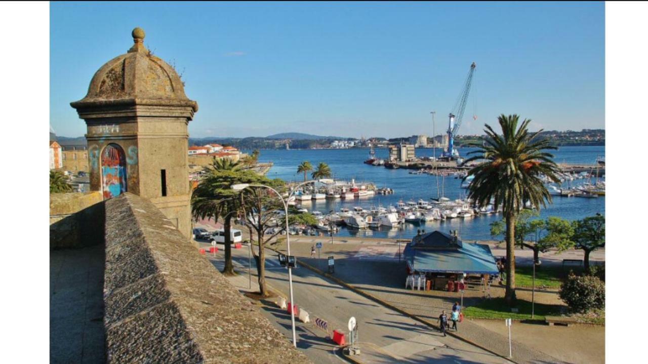 Apartamento Turistico En Pleno Centro De Ferrolアパートメント エクステリア 写真